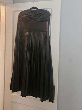 Strapless Black Pleated Faux Leather Midi Dress, Size 16-18, Brand: Scoop